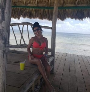 Meet your Posher, Claudia